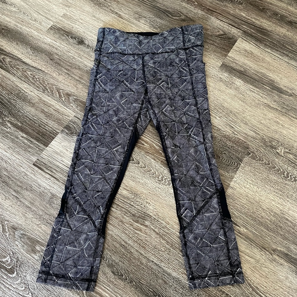 Lululemon crops